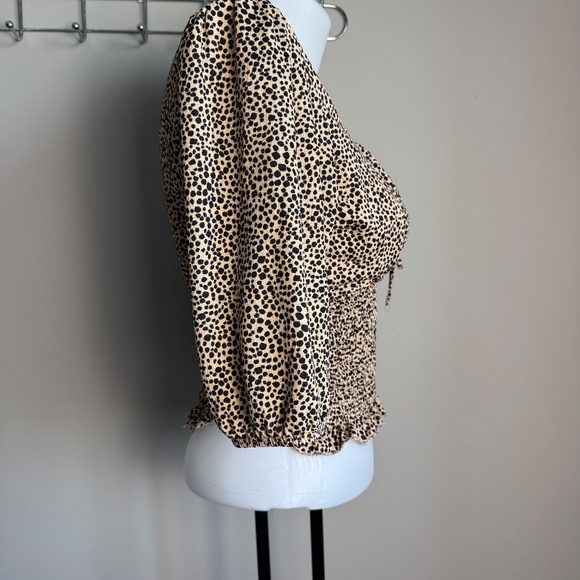 Revamped‎ Women's Leopard Print Half Sleeve Shirred Crop Top Medium V-Neck Tie - Picture 6 of 13